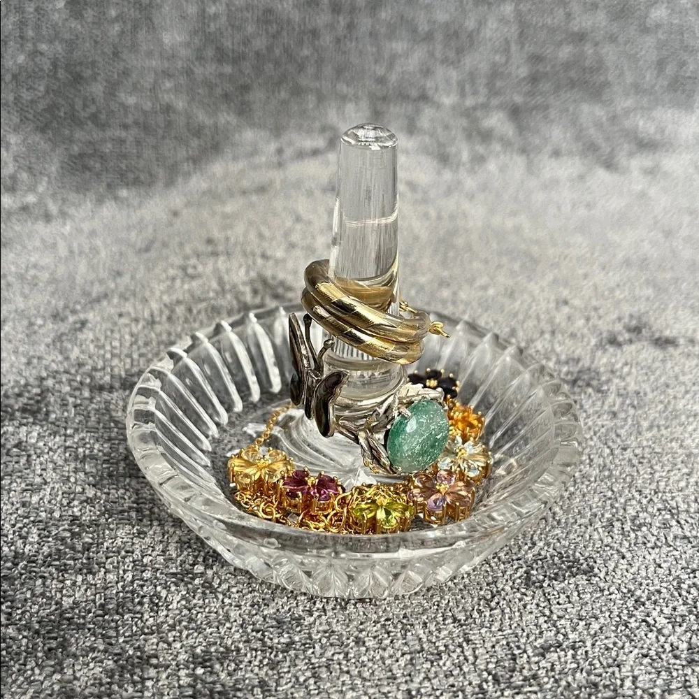 Vintage Hat Style Glass Jewelry and Ring Holder